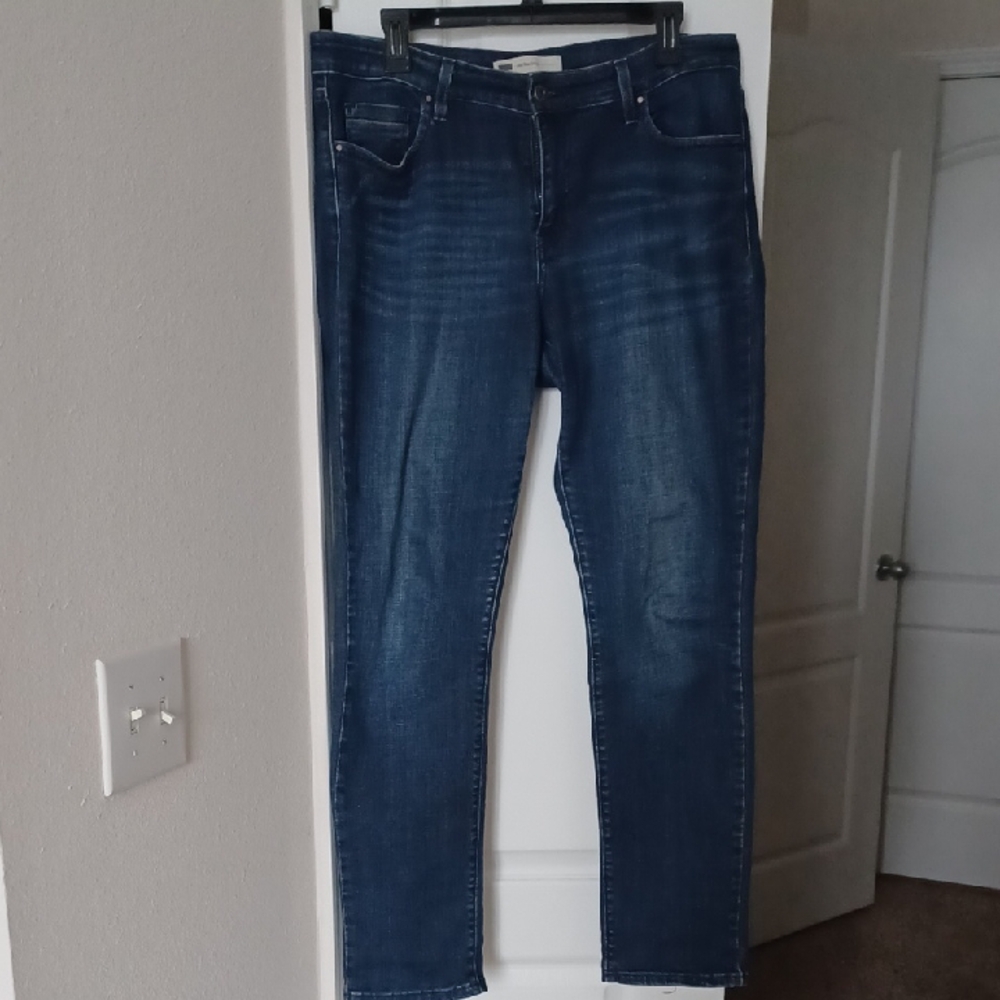 Levi's Mid-Rise Skinny Jeans